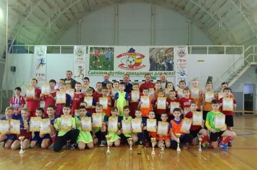 Маленькие футболисты сыграли на «Кубок Атамана Матвеево-Курганского казачьего юрта»! 