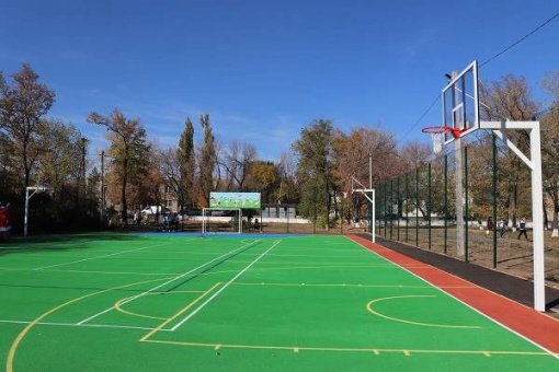 В Каменске-Шахтинском открыли многофункциональную спортивную площадку