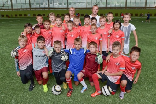 Юные миллеровские футболисты по приглашению Дениса Глушакова посетили академию Спартака