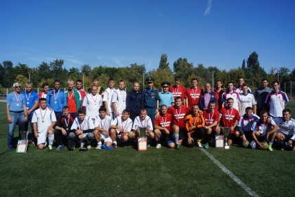 В турнире по мини-футболу, посвященном 25-летию чрезвычайного ведомства, победила команда МЧС