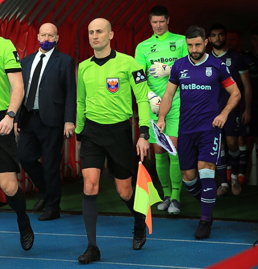 Сегодня донскому арбитру, ассистенту Премьер-лиги Варанцо Петросяну исполняется 35 лет