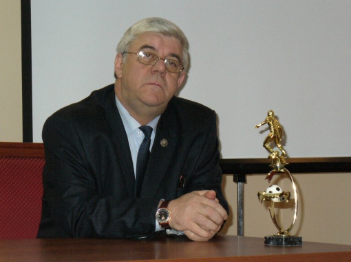 Сегодня свой 63-й день рождения отмечает руководитель Союза федераций футбола Южного и Северо-Кавказского федеральных округов Лом-Али Хусаинович Ибрагимов.