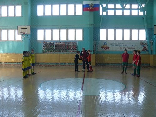 В Донецке за победу в турнире «500 дней до чемпионата мира» боролись шесть команд