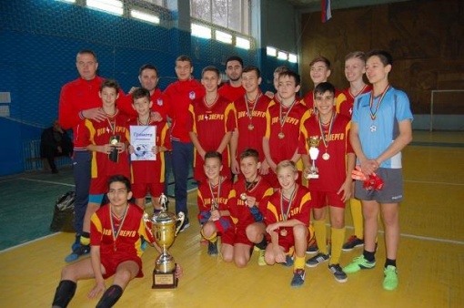 Армейцы наградили победителей и призеров детско-юношеского футбольного турнира в Большой Мартыновке 