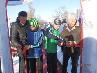 В Матвеевом Кургане открылась новая спортивная площадка