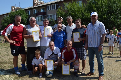 Футболом отметили День физкультурника в посёлках ХБК и Машзавод!