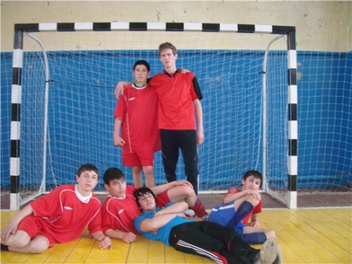  В Зимовниковском районе  прошли соревнованияпо мини-футболу среди общеобразовательных школ. Первая лига.