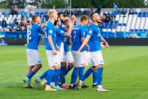 Поздравление Председателя Федерации футбола Ростовской области Николая Григорьевича Сардака Президенту футбольного клуба «Чайка» (с. Песчанокопское) Андрею Ивановичу Чайка