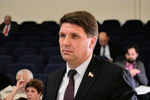 Сегодня депутат Законодательного Собрания Ростовской области, член исполкома РРООФФ Владимир Влазнев отмечает свой 54-й день рождения!