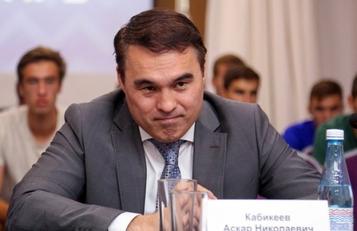 Сегодня у президента федерации футбола Астраханской области Аскара Николаевича Кабикеева Юбилей –  ему исполнилось 50 лет.