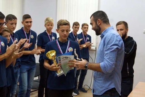 В РОУОР наградили футболистов училища по итогам зонального этапа первенства России среди команд спортивных школ.