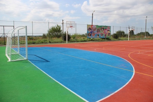 В Гуково открыли новую многофункциональную спортивную площадку