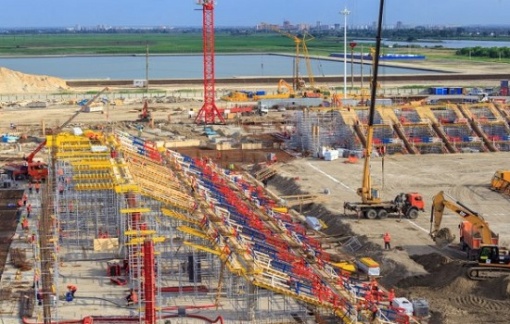 На строительной площадке будущего стадиона к ЧМ-2018 на две трети завершены работы по устройству железобетонных колонн