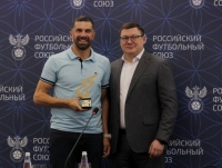 Сегодня у футбольного организатора хутора Старозолотовского, серебряного призёра всероссийского конкурса проектов массового футбола «Россия – футбольная страна!» Александра Власова день рождения – ему исполнилось 39 лет